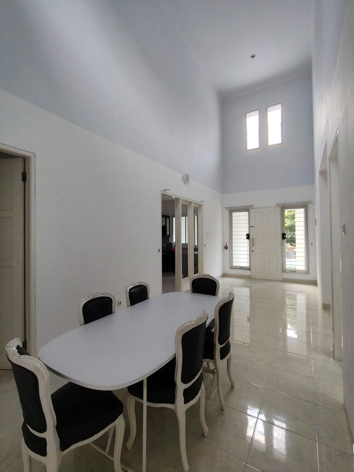 Rumah Disewakan di Cluster Bahama Deltamas